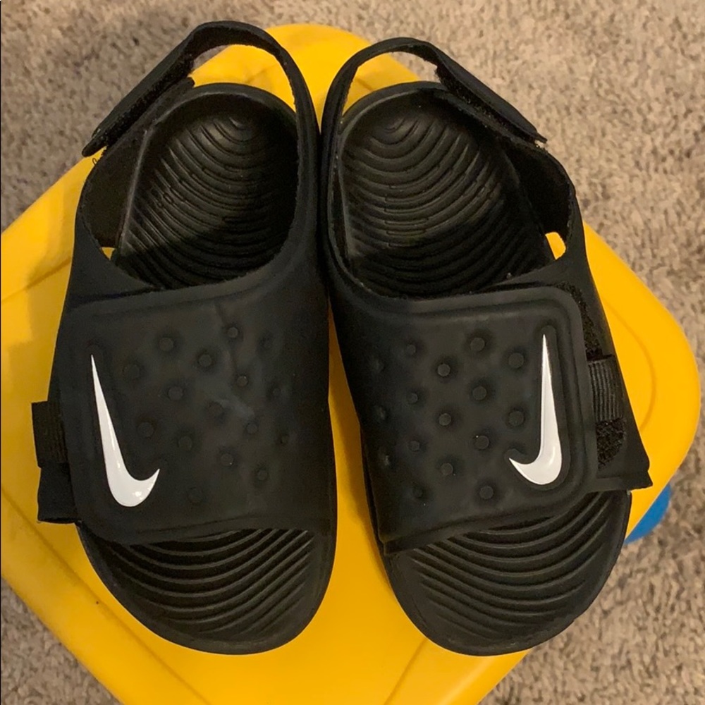 Nike Sandal’s size 7 like new